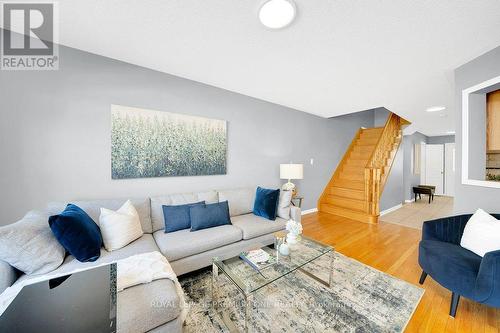 13 Summitridge Court, Brampton, ON - Indoor Photo Showing Living Room