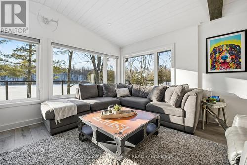 29 O4 Road, Rideau Lakes, ON - Indoor Photo Showing Living Room