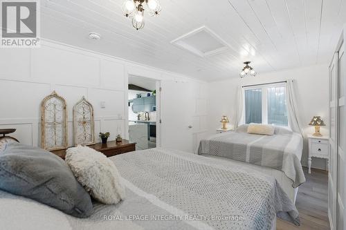 29 O4 Road, Rideau Lakes, ON - Indoor Photo Showing Bedroom