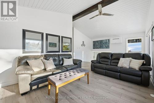29 O4 Road, Rideau Lakes, ON - Indoor Photo Showing Living Room