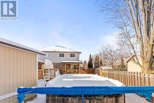 815 Buttonbush Court, Oshawa (Pinecrest), ON - Outdoor