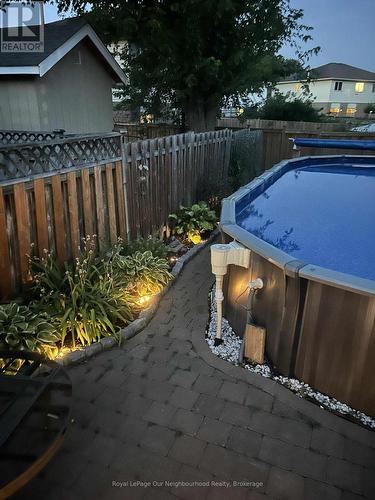 815 Buttonbush Court, Oshawa (Pinecrest), ON - Outdoor