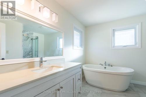 37 Dungannon Drive, Belleville (Belleville Ward), ON - Indoor Photo Showing Bathroom