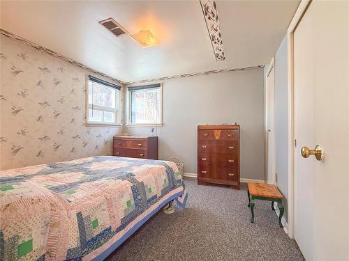 560 Douglas Street, Brandon, MB - Indoor Photo Showing Bedroom