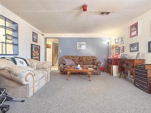 560 Douglas Street, Brandon, MB - Indoor