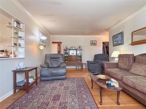 560 Douglas Street, Brandon, MB - Indoor Photo Showing Living Room