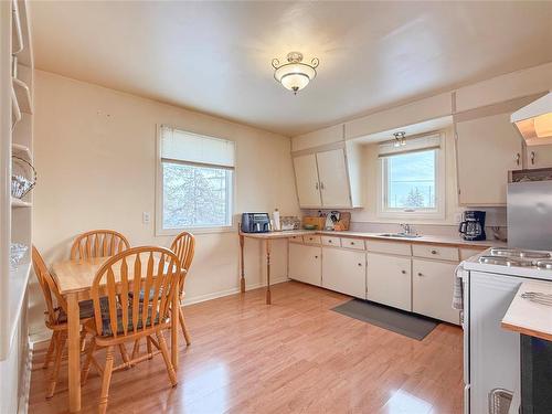 560 Douglas Street, Brandon, MB - Indoor Photo Showing Other Room