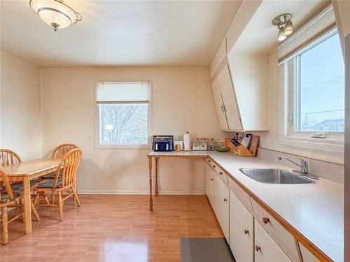 560 Douglas Street, Brandon, MB - Indoor