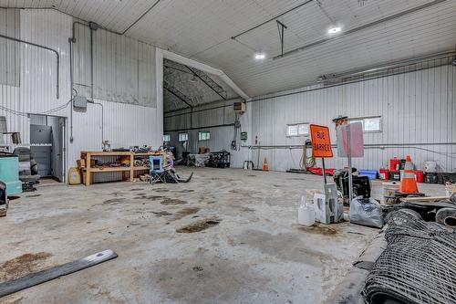 Entrepôt - 6775Z Route Sir-Wilfrid-Laurier, Mirabel, QC - Indoor Photo Showing Garage