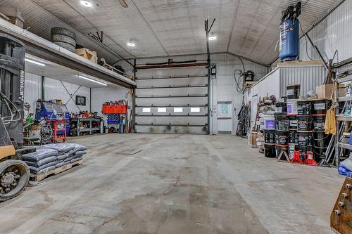 Entrepôt - 6775Z Route Sir-Wilfrid-Laurier, Mirabel, QC - Indoor Photo Showing Garage