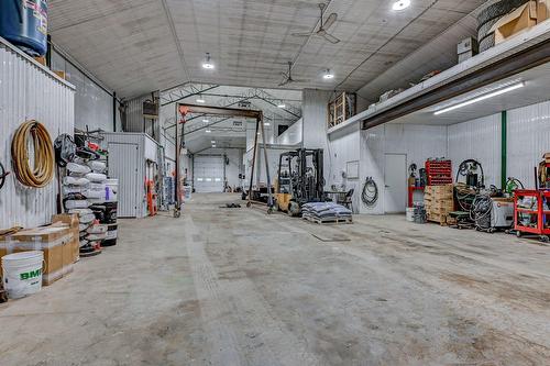 Entrepôt - 6775Z Route Sir-Wilfrid-Laurier, Mirabel, QC - Indoor Photo Showing Garage
