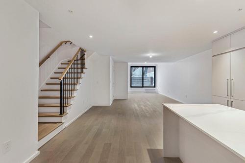 Autre - 116-585 Av. Glengarry, Mont-Royal, QC - Indoor Photo Showing Other Room
