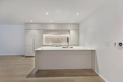 Cuisine - 116-585 Av. Glengarry, Mont-Royal, QC - Indoor