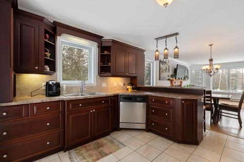 Cuisine - 159 Ch. Scott, Gore, QC - Indoor Photo Showing Kitchen With Double Sink