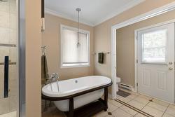 Ensuite bathroom - 