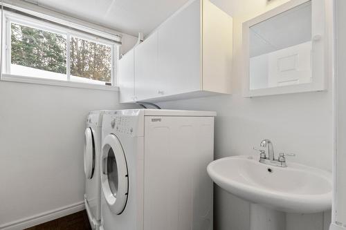 Salle de bains - 159 Ch. Scott, Gore, QC - Indoor Photo Showing Laundry Room