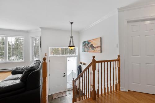 Hall d'entrée/Vestibule - 159 Ch. Scott, Gore, QC - Indoor Photo Showing Other Room