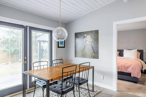 2575 Pineridge Place, West Kelowna, BC - Indoor Photo Showing Dining Room
