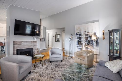 2575 Pineridge Place, West Kelowna, BC - Indoor Photo Showing Living Room With Fireplace