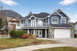 317 MARIPOSA Court  Kamloops, BC V2H 1R3