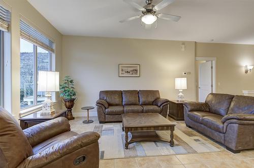 135-4035 Gellatly Road, West Kelowna, BC - Indoor Photo Showing Living Room