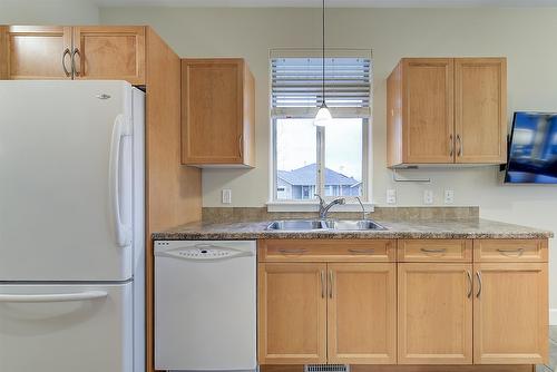 135-4035 Gellatly Road, West Kelowna, BC - Indoor Photo Showing Kitchen With Double Sink
