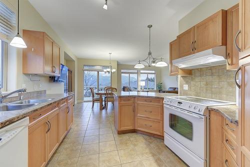 135-4035 Gellatly Road, West Kelowna, BC - Indoor Photo Showing Kitchen With Double Sink