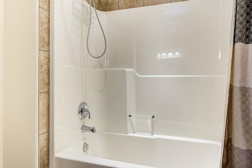 135-4035 Gellatly Road, West Kelowna, BC - Indoor Photo Showing Bathroom