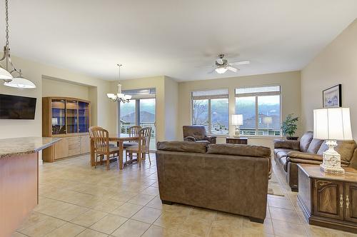 135-4035 Gellatly Road, West Kelowna, BC - Indoor Photo Showing Living Room