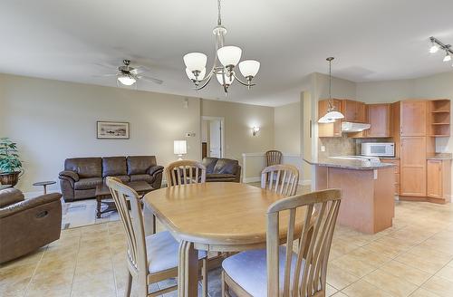 135-4035 Gellatly Road, West Kelowna, BC - Indoor Photo Showing Dining Room