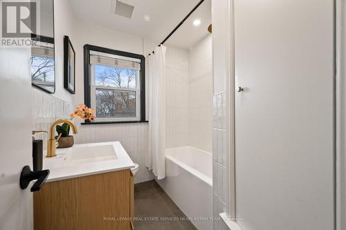 54 Thursfield Crescent, Toronto, ON - Indoor Photo Showing Bathroom