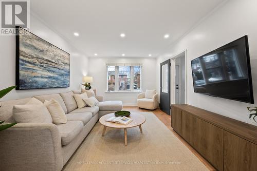 54 Thursfield Crescent, Toronto, ON - Indoor Photo Showing Living Room