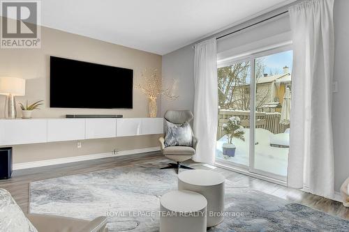 36 - 6424 Timothy Court, Ottawa, ON - Indoor Photo Showing Living Room