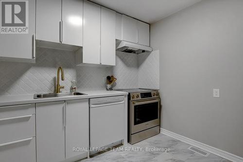 36 - 6424 Timothy Court, Ottawa, ON - Indoor Photo Showing Kitchen