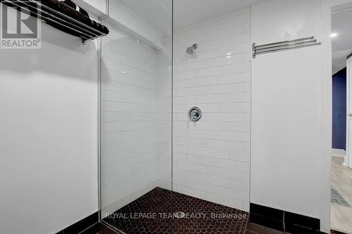 36 - 6424 Timothy Court, Ottawa, ON - Indoor Photo Showing Bathroom