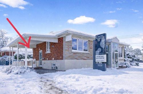 Entrée extérieure - 5050  - 5052 Boul. Henri-Bourassa E., Montréal (Montréal-Nord), QC - Outdoor