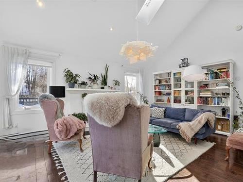 Salon - 276 Av. St-Louis, Pointe-Claire, QC - Indoor Photo Showing Living Room