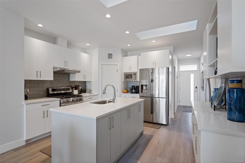 2407 Mountain Heights Dr, Sooke, BC 