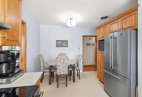 4 Teakwood Ave, Winnipeg, MB 