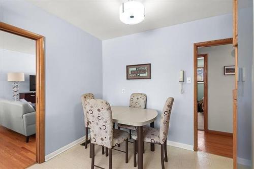 4 Teakwood Ave, Winnipeg, MB 