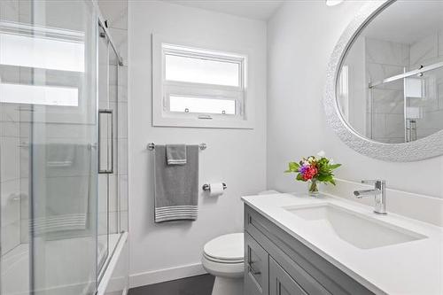 4 Teakwood Ave, Winnipeg, MB 