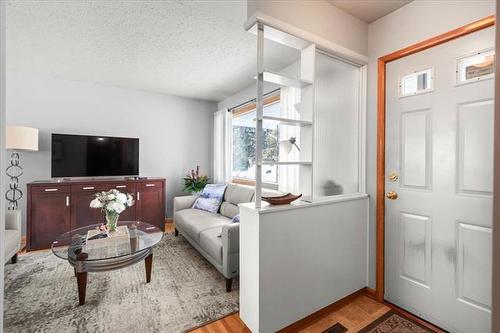 4 Teakwood Ave, Winnipeg, MB 