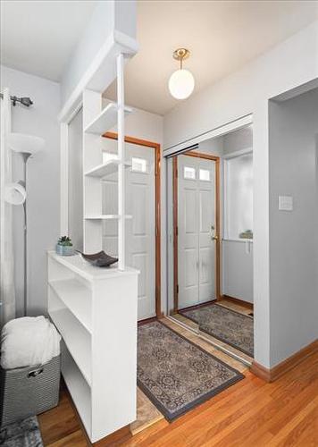 4 Teakwood Ave, Winnipeg, MB 