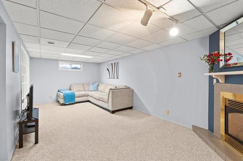 4 Teakwood Ave, Winnipeg, MB 