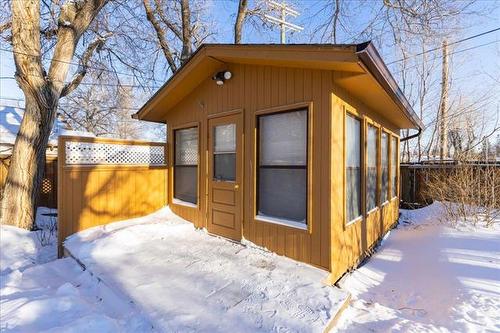 4 Teakwood Ave, Winnipeg, MB 