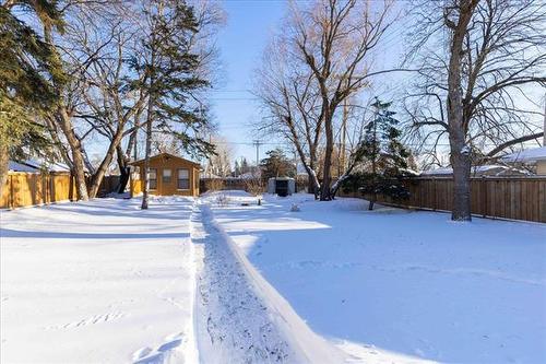 4 Teakwood Ave, Winnipeg, MB 