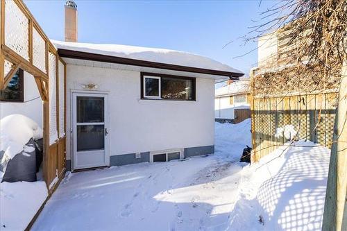 4 Teakwood Ave, Winnipeg, MB 