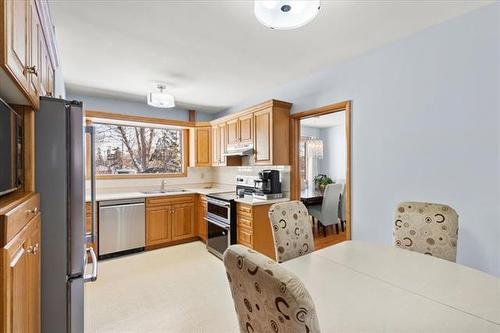 4 Teakwood Ave, Winnipeg, MB 