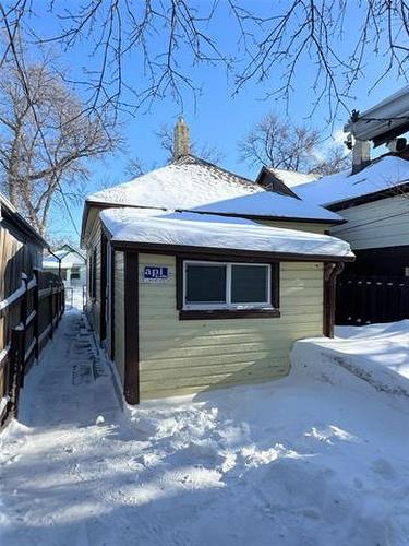 530 Simcoe St, Winnipeg, MB 