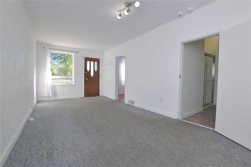 530 Simcoe St, Winnipeg, MB 